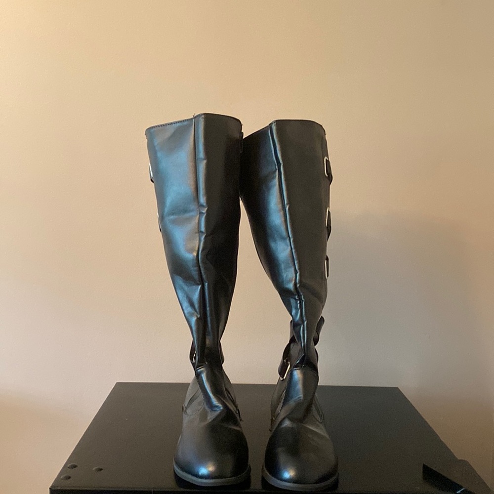 Women Black Boots